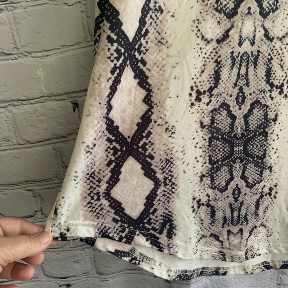 Halife Snakeskin Print V Neck Tunic Blouse Size XL - Picture 6 of 9